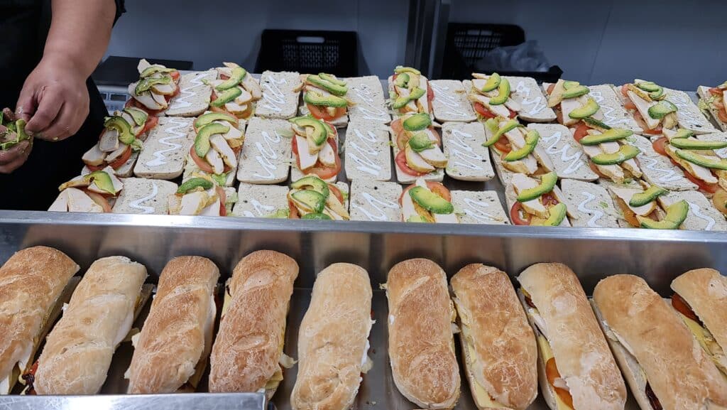 Sándwiches de la industria de alimentos.